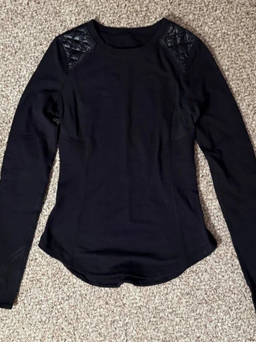 Lululemon Women's Run Ice Queen Long Sleeve -- Size 8